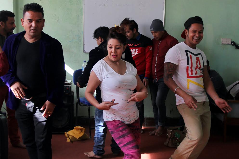 करिष्मा karishma dance 